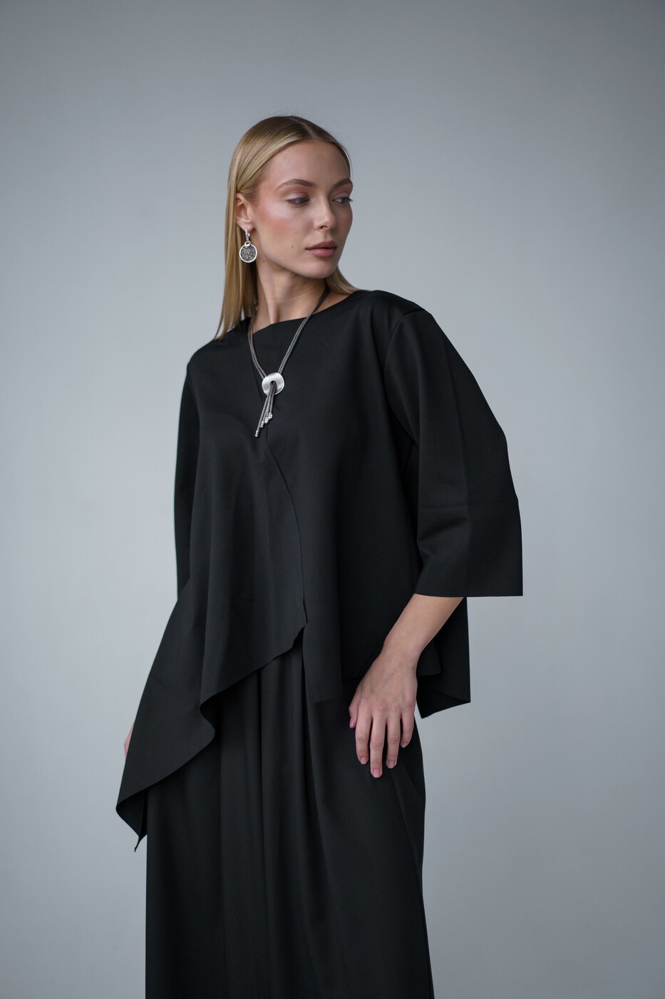 09 Пуловер Асимметрия цвет Чёрный, р ONESIZE